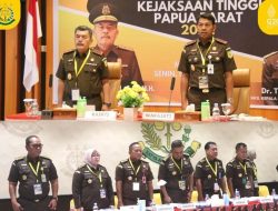 Rapat Kerja Daerah (Rakerda) Tahun 2022 yang diselenggarakan Kejaksaan Tinggi Papua Barat dan diikuti Kejaksaan Negeri se-Papua Barat secara luring dan daring