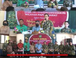 Ikatan Adhyaksa Dharmakarini (IAD) Wilayah Papua Barat menggelar bakti sosial dengan mengunjungi Sekolah Luar Biasa (SLB) Panca Kasih Manokwari