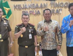Kajati Papua Barat beserta Asdatun menerima audiensi Kepala Balai Pengelola Transportasi Darat Wilayah XXV Provinsi Papua dan Papua Barat Dominggus, S.T., M.T