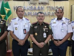 Kajati Papua Barat beserta Asintel menerima kunjungan silaturahmi Kepala Unit Penyelenggara Bandar Udara Rendani Manokwari Havandi Gusli, S.T., M.Mtr