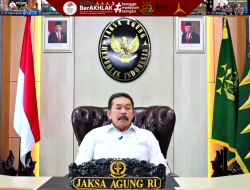 Jaksa Agung Burhanuddin memberikan pengarahan pada Acara Kunjungan Kerja Virtual dalam rangka menyambut Hari Raya Idul Fitri 1444 H