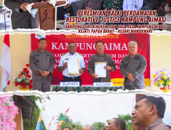 Kajati Papua Barat bersama Bupati Manokwari dan Kajari Manokwari meresmikan Balai Perdamaian Restoratif Justice di Kampung Aimasi, sebagai kampung tertib hukum dan Jaga Desa Kampung Aimasi