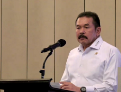 Jaksa Agung ST Burhanuddin memberikan sambutan pada acara Apresiasi & Penganugerahan Zona Integritas Menuju WBK/WBBM Pelayanan Publik dan Kompetisi Inovasi Tahun 2023 di Lingkungan Kejaksaan RI