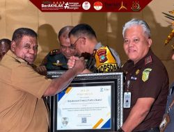 Kejaksaan Tinggi Papua Barat terima Penghargaan dengan Keandalan Kualitas Data Laporan Keuangan Pemerintah Pusat Tingkat Unit Akuntansi Pembantu Pengguna Anggaran Wilayah (UAPPAW) Lingkup Provinsi Papua Barat.
