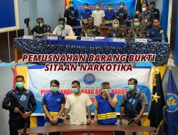 Kepala Kejaksaan Tinggi Papua Barat diwakili Staf pada Asisten Bidang Tindak Pidana Umum Nurul Pratiwi, SH menghadiri pemusnahan barang bukti Narkotika bertempat di Kantor Badan Narkotika Nasional Prov. Papua Barat.