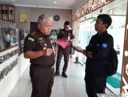 Kajati Papua Barat, Aspidus didampingi Asisten Intelijen melakukan penggeledahan di Kantor Dinas Ketenagakerjaan dan Transmigrasi Provinsi Papua Barat, dan Badan Pengelolaan Keuangan dan Aset Daerah (BPKAD) Prov. Papua Barat.