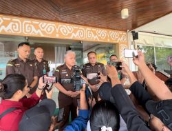 Kajati Papua Barat menetapkan AHHN, dalam perkara Dugaan Tindak Pidana Korupsi Penyalahgunaan Dana Tambahan Penghasilan Berdasarkan Beban Kerja PNS dan Belanja Tunjangan Khusus pada Dinas Transmigrasi dan Tenaga Kerja Provinsi Papua Barat Tahun Anggaran 2023