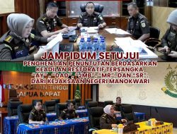 Jaksa Agung RI melalui Jaksa Agung Muda Tindak Pidana Umum (JAM-Pidum) Dr. Fadil Zumhana menyetujui permohonan penghentian penuntutan berdasarkan keadilan restoratif Tersangka dari Kejaksaan Negeri Manokwari
