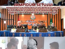 JAM-Pidum menyetujui permohonan penghentian penuntutan berdasarkan keadilan restoratif, Tersangka Tandi Pare yang disangka melanggar dalam Pasal 351 ayat 1 KUHP dari Kejari Teluk Bintuni