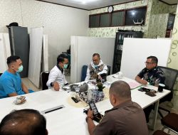 Tim Tabur Kejati Papua Barat Berkolaborasi Dengan Tim Tabur Kejari Manokwari Melakukan Penjemputan dan Pengamanan DPO Asal Kejari Manokwari “WW” (05/07/2024)