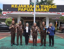 KUNJUNGAN KERJA KOMISIONER KOMISI KEJAKSAAN REPUBLIK INDONESIA KE KANTOR KEJAKSAAN TINGGI PAPUA BARAT