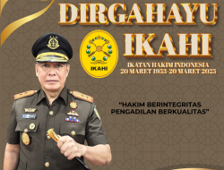 KAJATI PAPUA BARAT BESERTA JAJARAN MENGUCAPKAN :”DIRGAHAYU IKAHI KE-72 TAHUN”