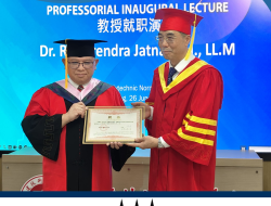 KAJATI PAPUA BARAT BESERTA JAJARAN MENGUCAPKAN “SELAMAT ATAS GELAR PROFESOR (GURU BESAR) HONORIS CLAUSA DARI FUJIAN POLYTECHNIC NORMAL UNIVERSITY KEPADA JAKSA AGUNG MUDA PERDATA DAN TATA USAHA NEGARA KEJAKSAAN RI