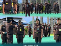 Apel Pagi dan Penyematan Tanda Pangkat Pejabat Eselon IV pada Kejati Papua Barat