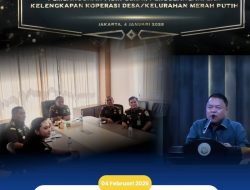 Wakajati Papua Barat didampingi Kasi pada Bidang Intelijen Kejati Papua barat mengikuti Acara Penandatanganan Pakta Integritas Pengamanan Pembangunan Strategis Pembangunan Fisik Gerai, Pergudangan dan Kelengkapan Koperasi Merah Putih secara virtual