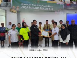 Tim Penerangan Hukum pada Kejati Pabar Melaksanakan Jaksa Masuk Sekokah di SMK Negeri 2 Manokwari